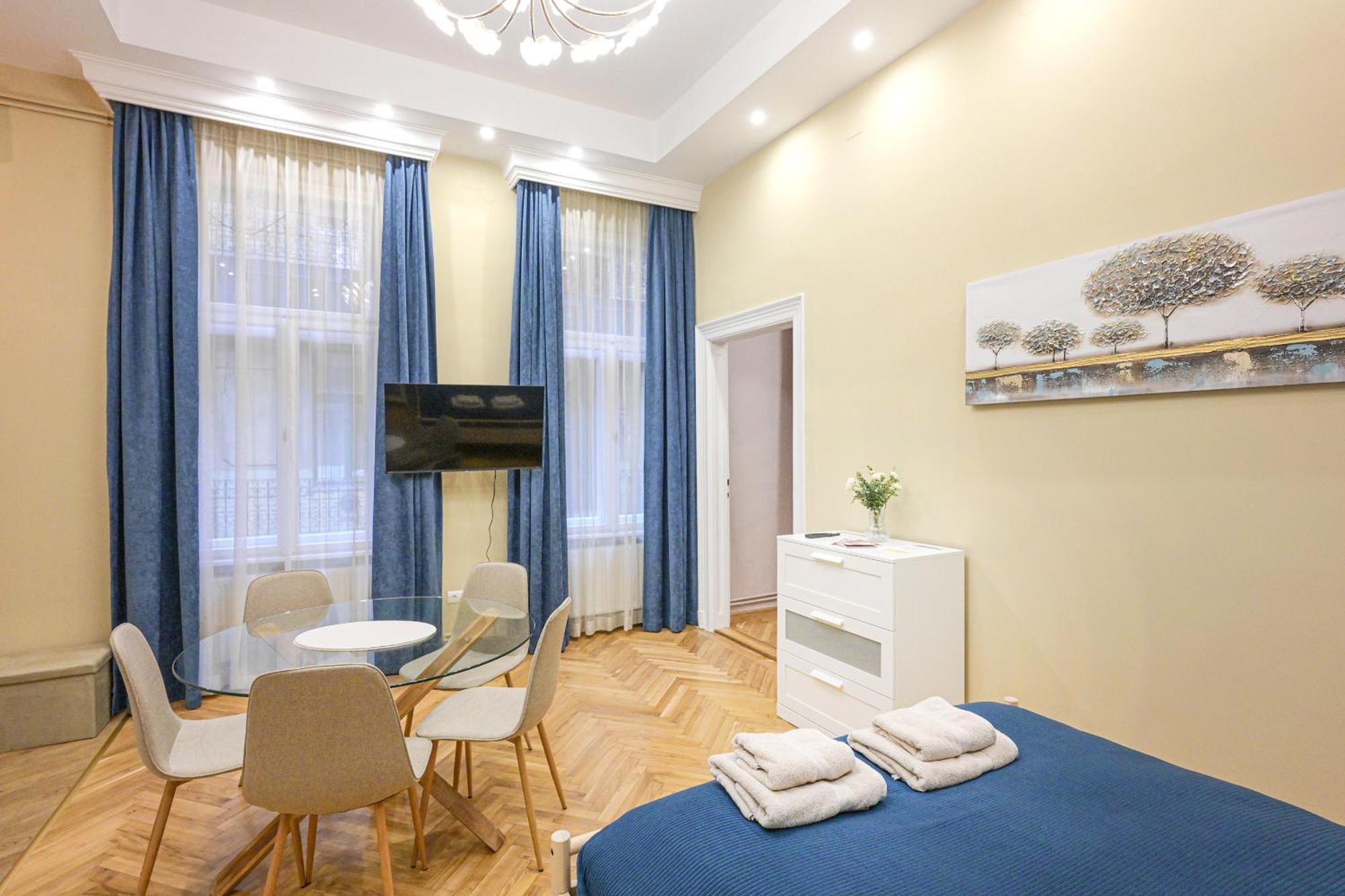 Apartment 43