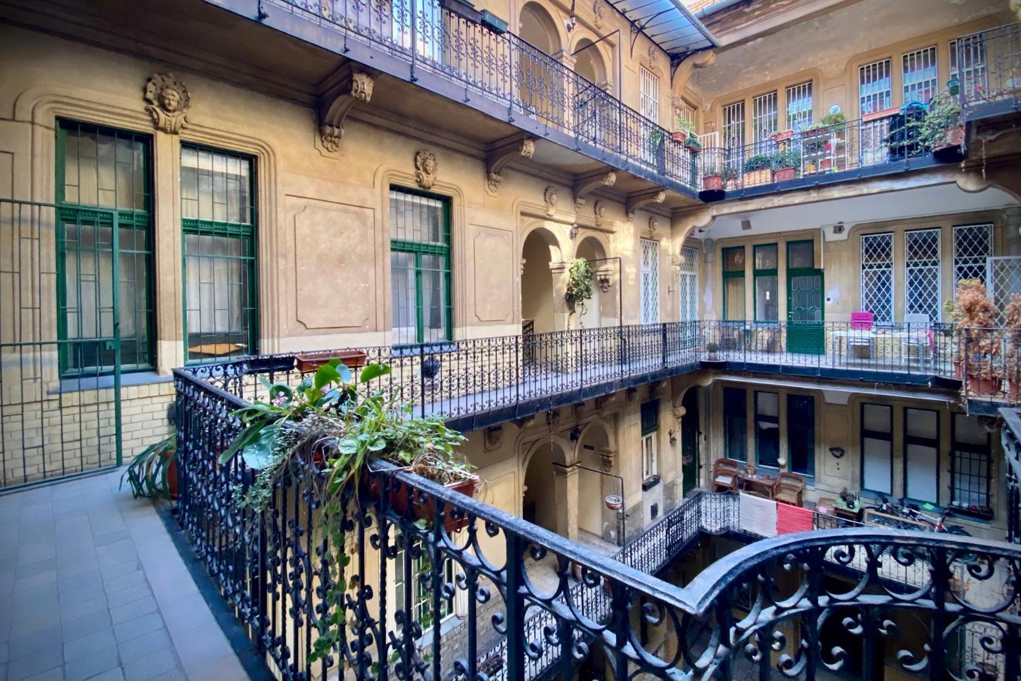 43 Apartment